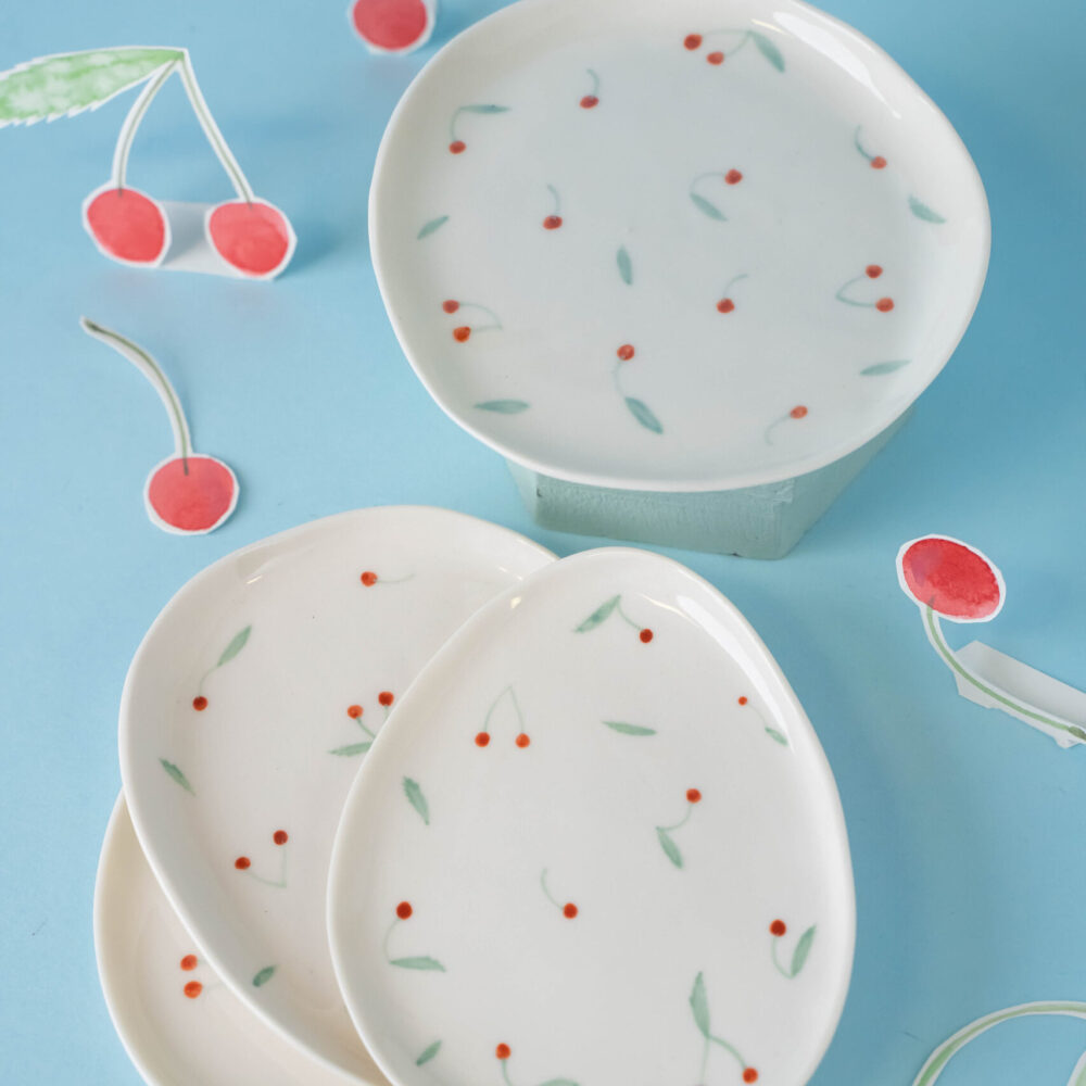 Plates and saucers — Cherries